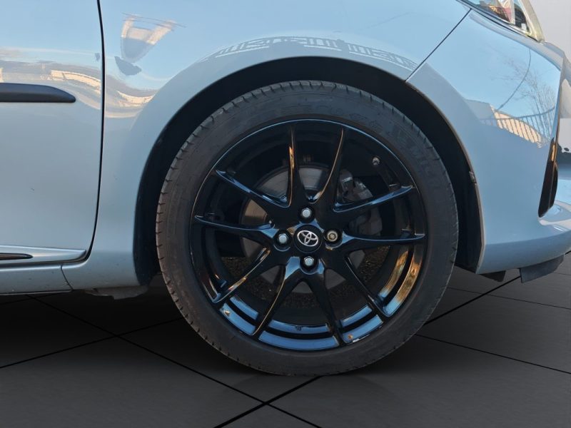 TOYOTA YARIS III HYBRID 100H GR SPORT