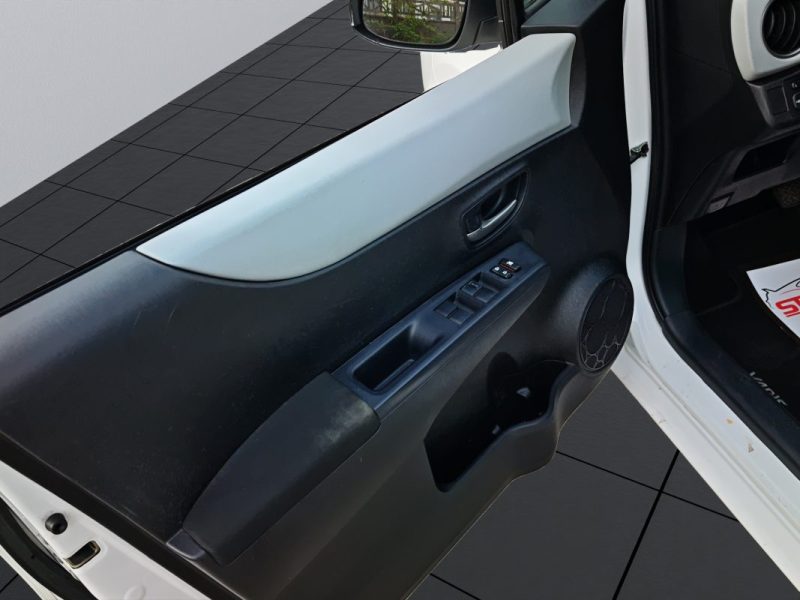 TOYOTA YARIS III HYBRID 100H STYLE