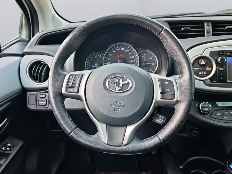 TOYOTA YARIS III HYBRID 100H STYLE