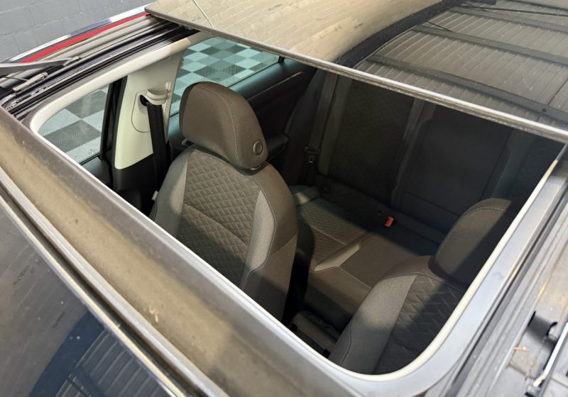 VOLKSWAGEN GOLF VII 1.6 TDI CONNECT TOIT OUVRANT / ATTELAGE 115CH
