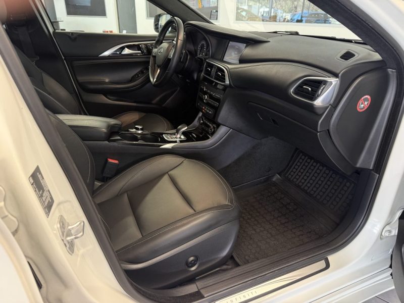 INFINITI Q30 2.2 d 170 ch Sport DCT7 Euro6d-T