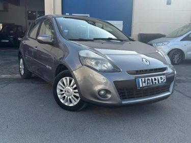 RENAULT CLIO III 1.2 16V 75 eco2 Tom Tom Edition - Kit de distribution changé