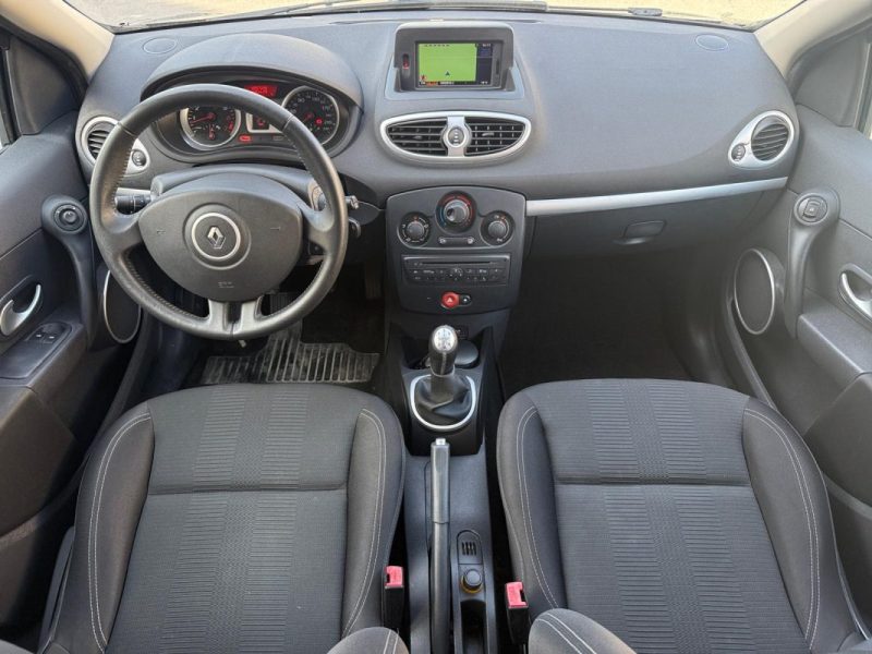 RENAULT CLIO III 1.2 16V 75 eco2 Tom Tom Edition - Kit de distribution changé