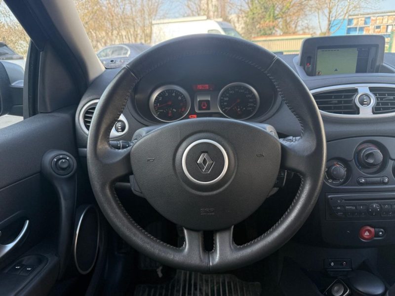 RENAULT CLIO III 1.2 16V 75 eco2 Tom Tom Edition - Kit de distribution changé