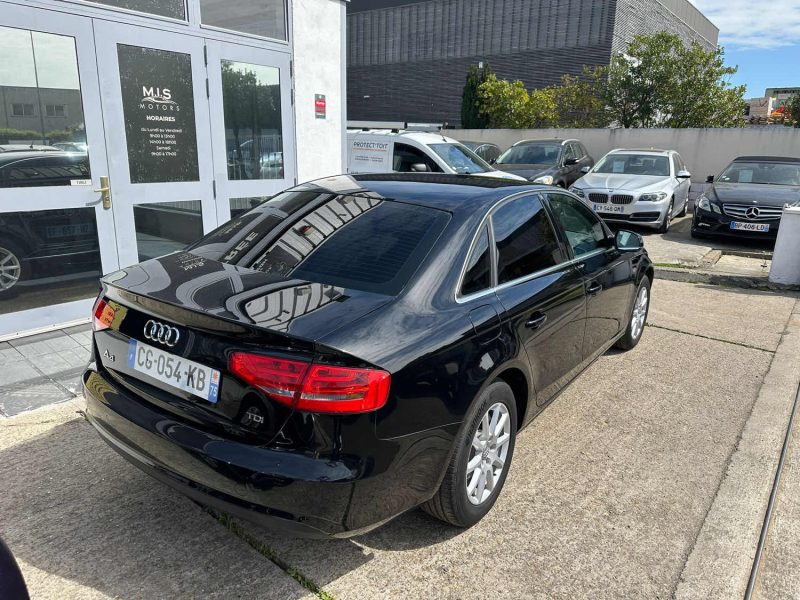 AUDI A4 2.0 TDI 1968CM3 143CV  2012