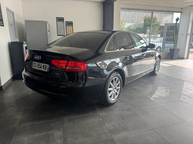 AUDI A4 2.0 TDI 1968CM3 143CV  2012