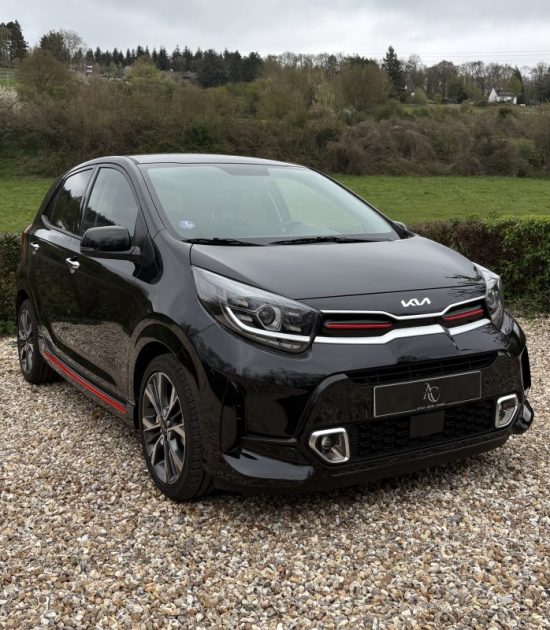 KIA PICANTO 84ch GT LINE PREMIUM APPLE CAR PLAY / FEUX AUTOMATIQUE / CHARGEUR INDUCTION 