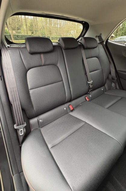 KIA PICANTO 84ch GT LINE PREMIUM APPLE CAR PLAY / FEUX AUTOMATIQUE / CHARGEUR INDUCTION 