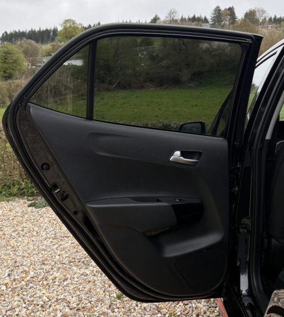 KIA PICANTO 84ch GT LINE PREMIUM APPLE CAR PLAY / FEUX AUTOMATIQUE / CHARGEUR INDUCTION 