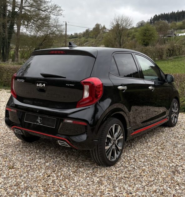 KIA PICANTO 84ch GT LINE PREMIUM APPLE CAR PLAY / FEUX AUTOMATIQUE / CHARGEUR INDUCTION 