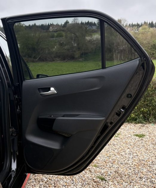 KIA PICANTO 84ch GT LINE PREMIUM APPLE CAR PLAY / FEUX AUTOMATIQUE / CHARGEUR INDUCTION 