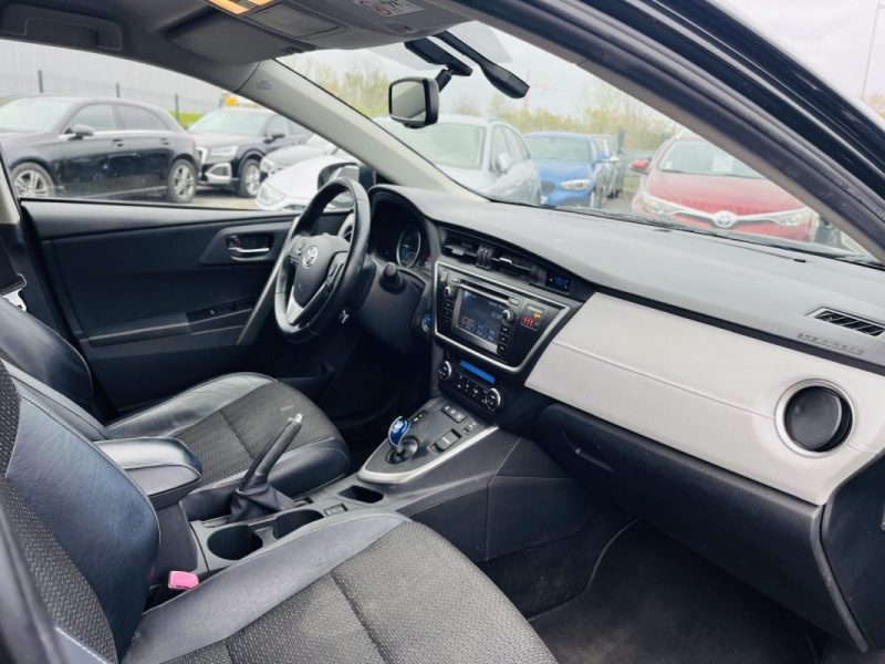 TOYOTA AURIS 1.8 HYBRID 136h DYNAMIC BUSINESS