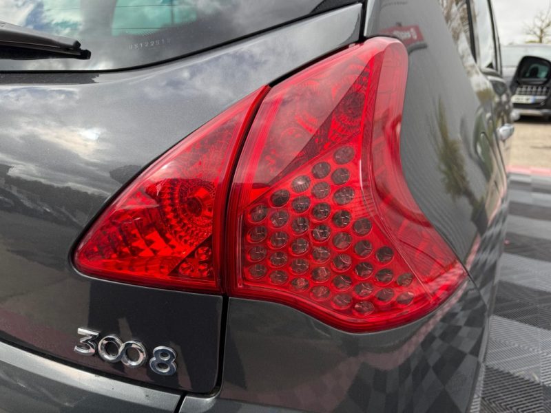 PEUGEOT 3008 1.6 HDI  109CV 