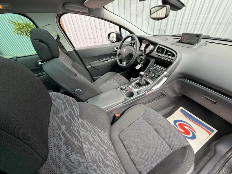 PEUGEOT 3008 1.6 HDI  109CV 