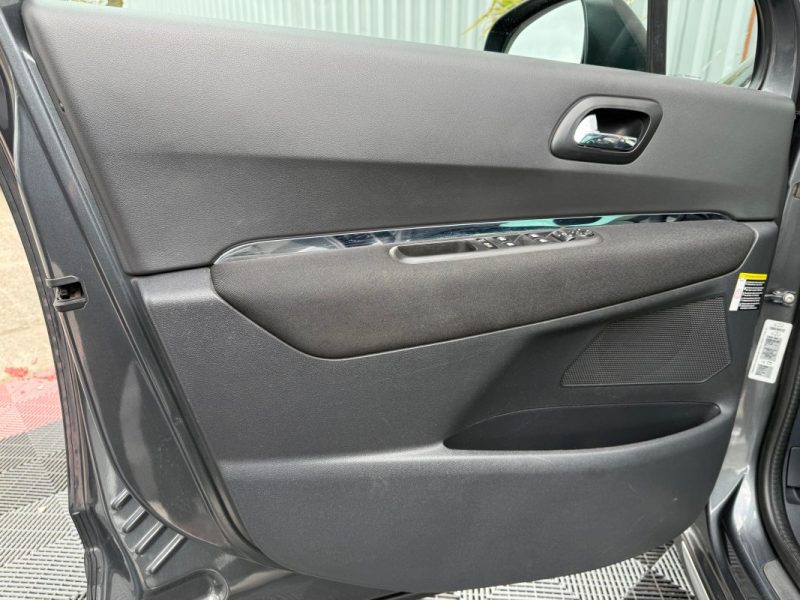 PEUGEOT 3008 1.6 HDI  109CV 