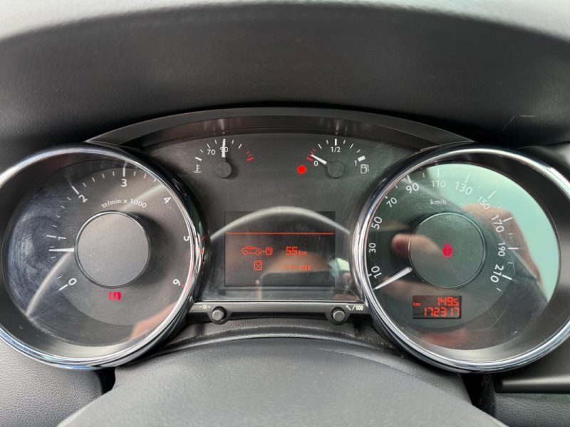 PEUGEOT 3008 1.6 HDI  109CV 