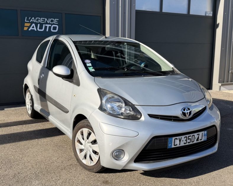 TOYOTA AYGO 1.0 VVT-i Dynamic - ENTRETIEN COMPLET - FAIBLE KILOMETRAGE - Économique