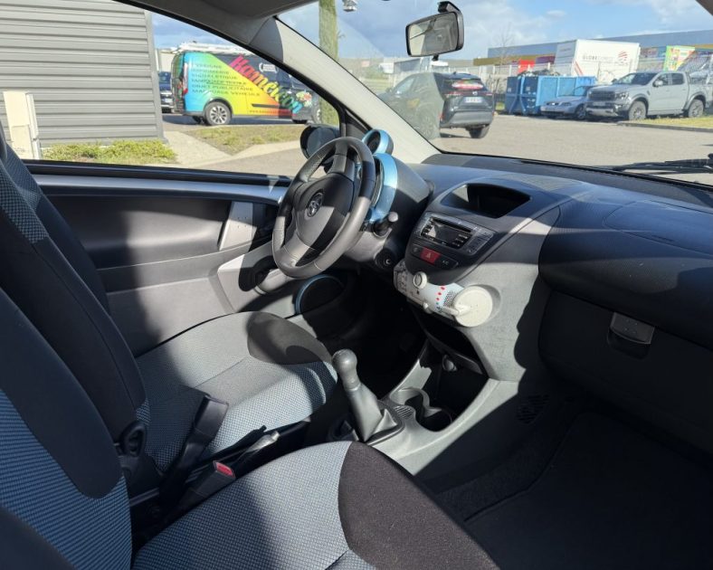 TOYOTA AYGO 1.0 VVT-i Dynamic - ENTRETIEN COMPLET - FAIBLE KILOMETRAGE - Économique