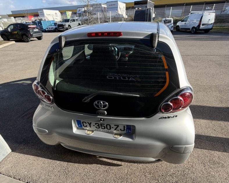 TOYOTA AYGO 1.0 VVT-i Dynamic - ENTRETIEN COMPLET - FAIBLE KILOMETRAGE - Économique