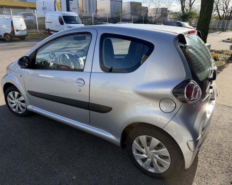 TOYOTA AYGO 1.0 VVT-i Dynamic - ENTRETIEN COMPLET - FAIBLE KILOMETRAGE - Économique