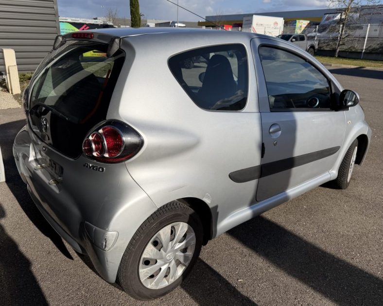 TOYOTA AYGO 1.0 VVT-i Dynamic - ENTRETIEN COMPLET - FAIBLE KILOMETRAGE - Économique