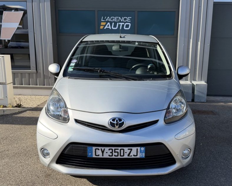 TOYOTA AYGO 1.0 VVT-i Dynamic - ENTRETIEN COMPLET - FAIBLE KILOMETRAGE - Économique