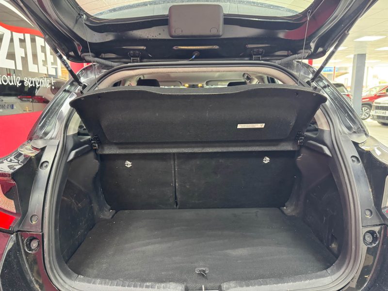 TOYOTA YARIS 4 BERLINE 116cv DYNAMIC BUSINESS/1 ERE MAIN/TVA RECUPERABLE