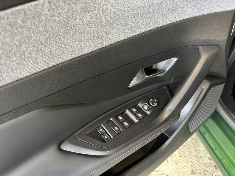 PEUGEOT 308 1.2 I 131 CH BVM6 ALLURE PACK /1ER MAIN / CAR PLAY 2022