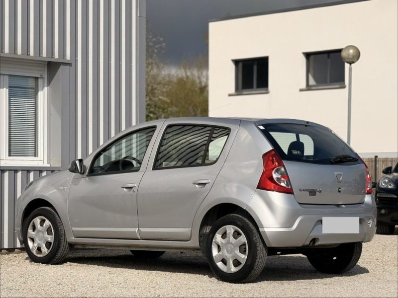 DACIA SANDERO 1.4 MPI 72CV GPL ECO2 BLACKLINE 2010 153 000KM