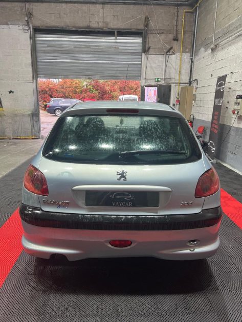 PEUGEOT 206 XR PRESENCE 1.4i 75ch 2003
