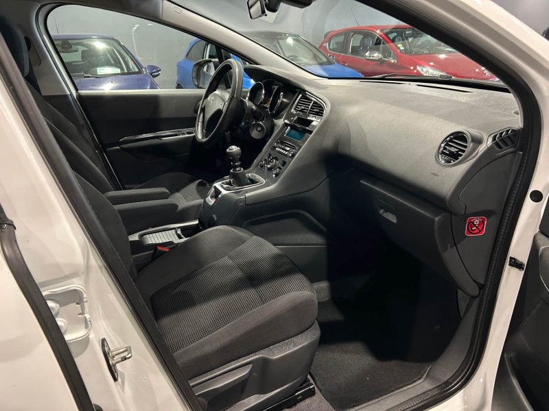 PEUGEOT 5008 PHASE 2 1.2I 12V 130CH 