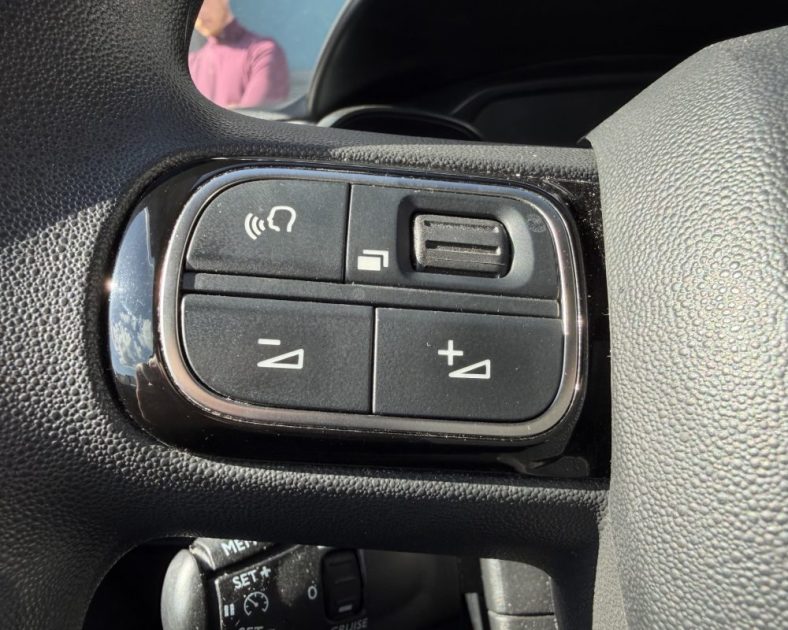 CITROËN C3 110ch Feel Pack – DISTRIBUTION NEUVE – Sable/Emeraude - BVM5
