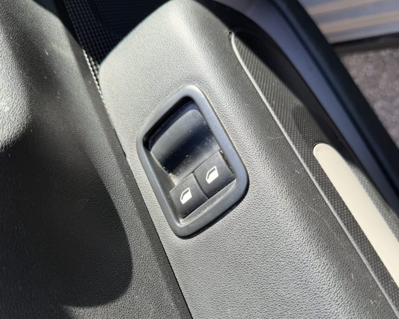 CITROËN C3 110ch Feel Pack – DISTRIBUTION NEUVE – Sable/Emeraude - BVM5