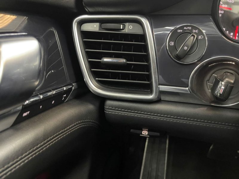 PORSCHE PANAMERA PHASE 2 DIESEL 3.0 V6 250ch PLATINUM EDITION GARANTIE 12 MOIS HISTORIQUE COMPLET 