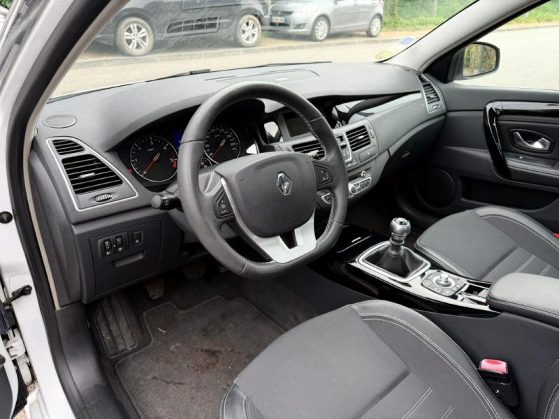 RENAULT LAGUNAIII 2.0 DCI 130 BOSE EDITION 