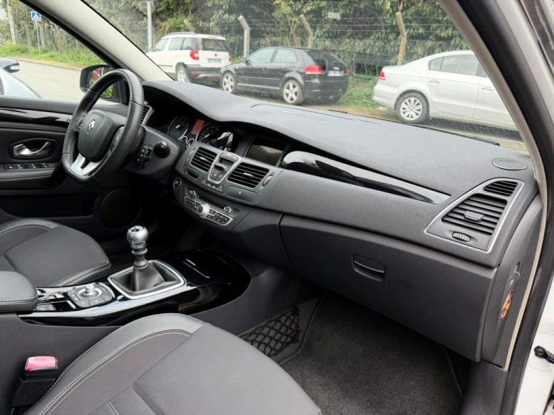 RENAULT LAGUNAIII 2.0 DCI 130 BOSE EDITION 
