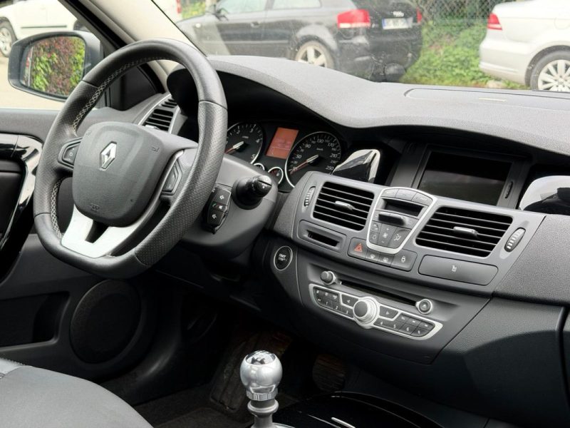 RENAULT LAGUNAIII 2.0 DCI 130 BOSE EDITION 