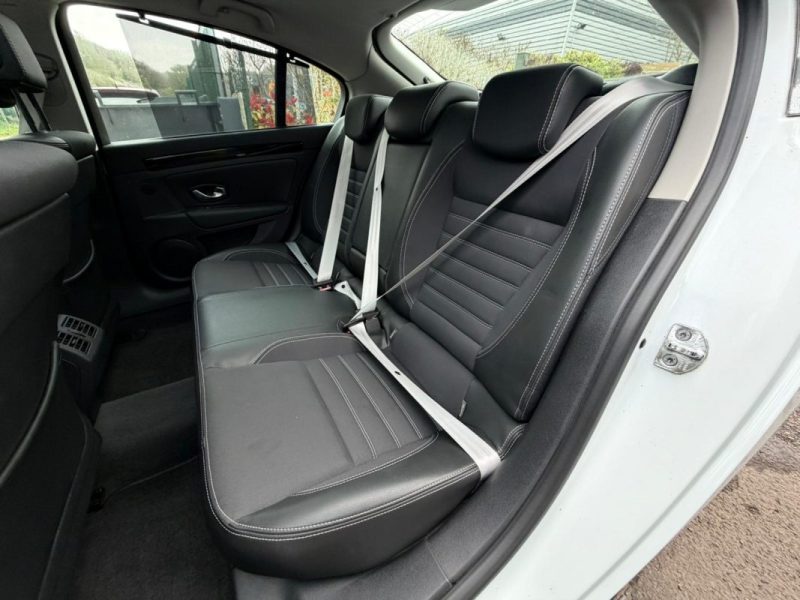 RENAULT LAGUNAIII 2.0 DCI 130 BOSE EDITION 