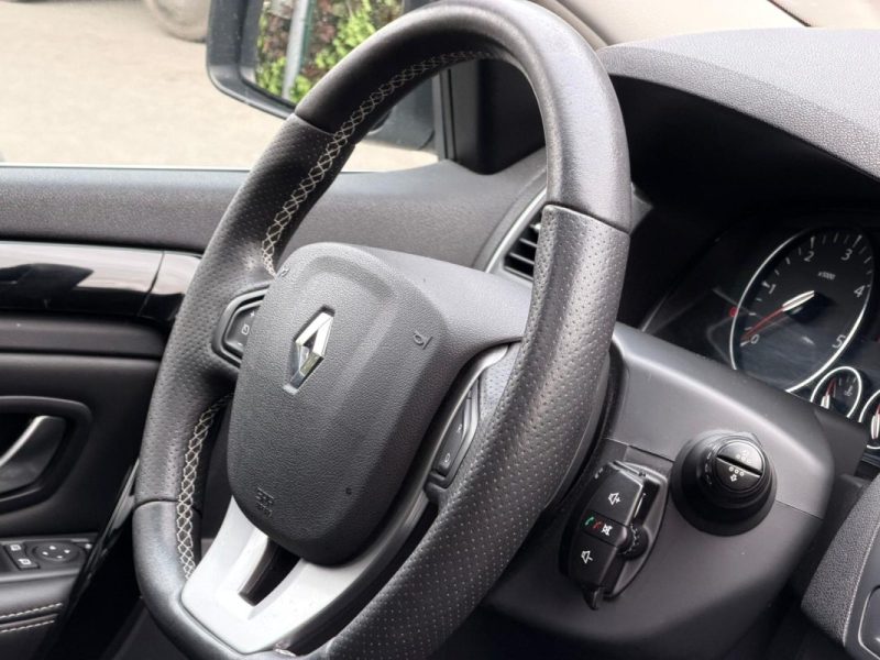 RENAULT LAGUNAIII 2.0 DCI 130 BOSE EDITION 