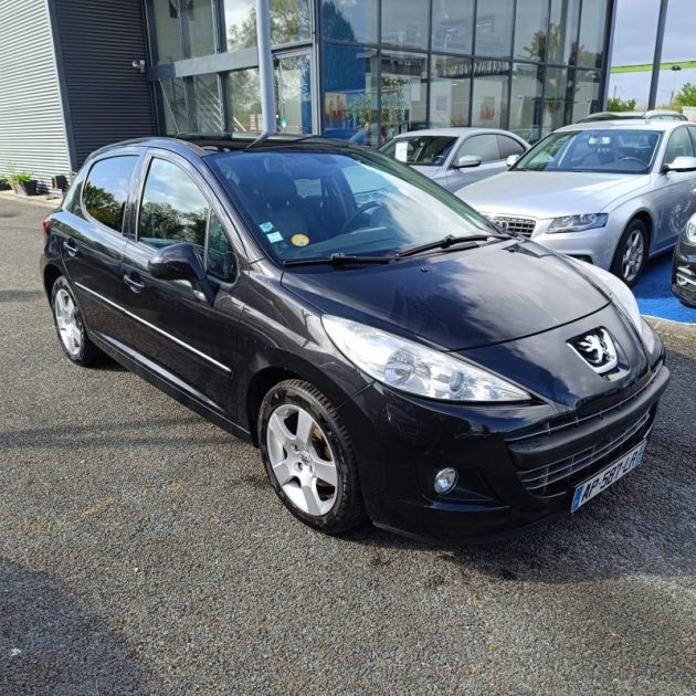 PEUGEOT 207 1.6 HDI 90 CH FELINE 