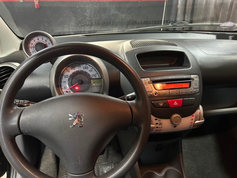 PEUGEOT 107 1.0 VTi