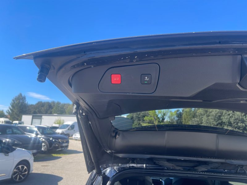 PEUGEOT 3008 HYBRID 225CH GT E-EAT8 99MKM