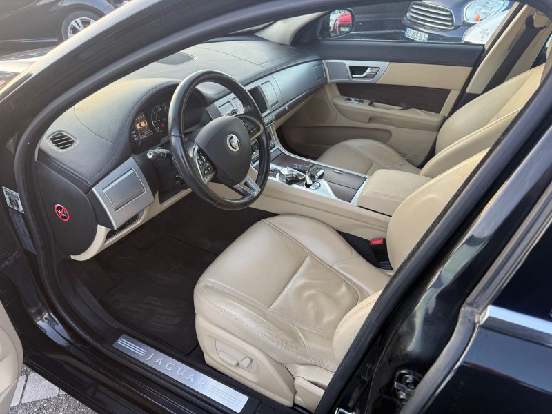 JAGUAR XF 2.2 D 200CH LUXE GARANTIE