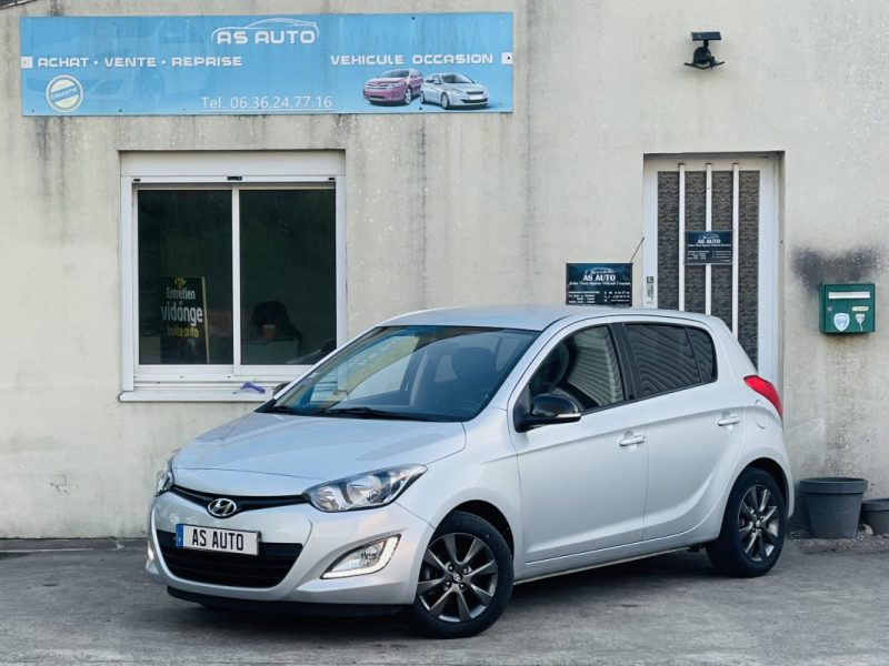 HYUNDAI I20 1.2 84 INTUITIVE PLUS 2014