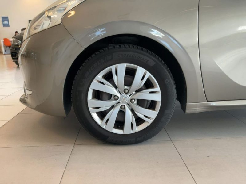 PEUGEOT 208 VTI  ACTIVE 82 CH