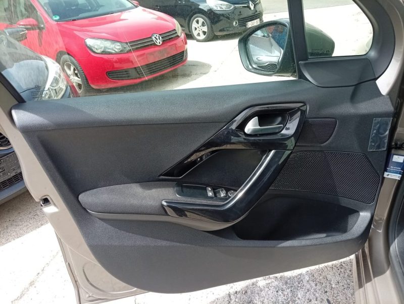 PEUGEOT 208 VTI  ACTIVE 82 CH