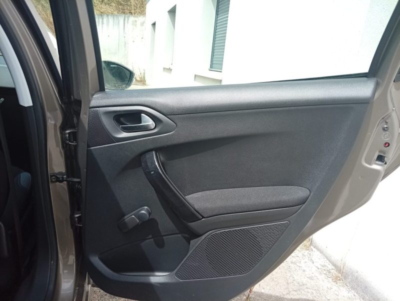 PEUGEOT 208 VTI  ACTIVE 82 CH