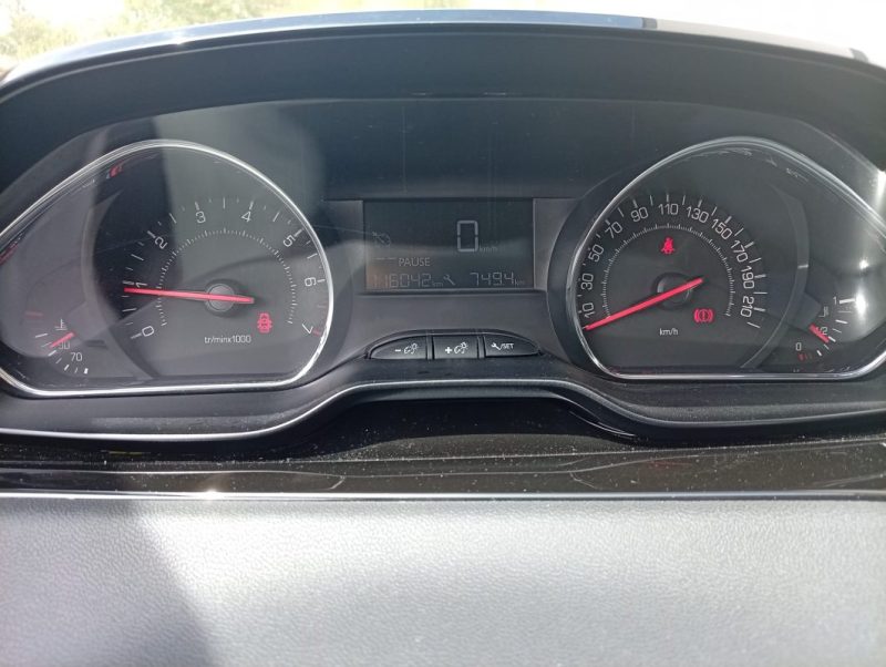 PEUGEOT 208 VTI  ACTIVE 82 CH