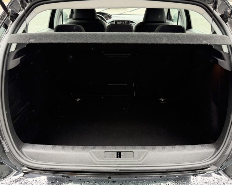 Peugeot 308 Allure - 131ch – DISTRIBUTION NEUVE - ATTELAGE - Garantie Constructeur - Très bon état