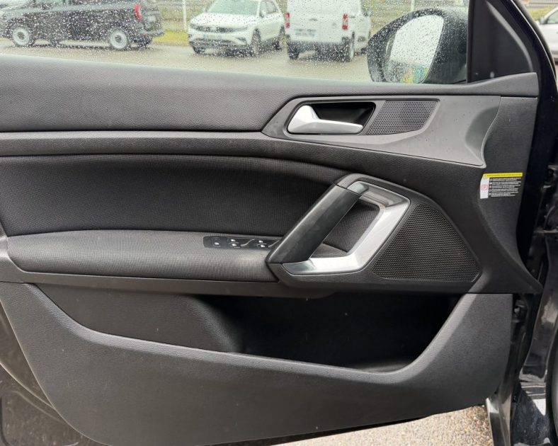 Peugeot 308 Allure - 131ch – DISTRIBUTION NEUVE - ATTELAGE - Garantie Constructeur - Très bon état